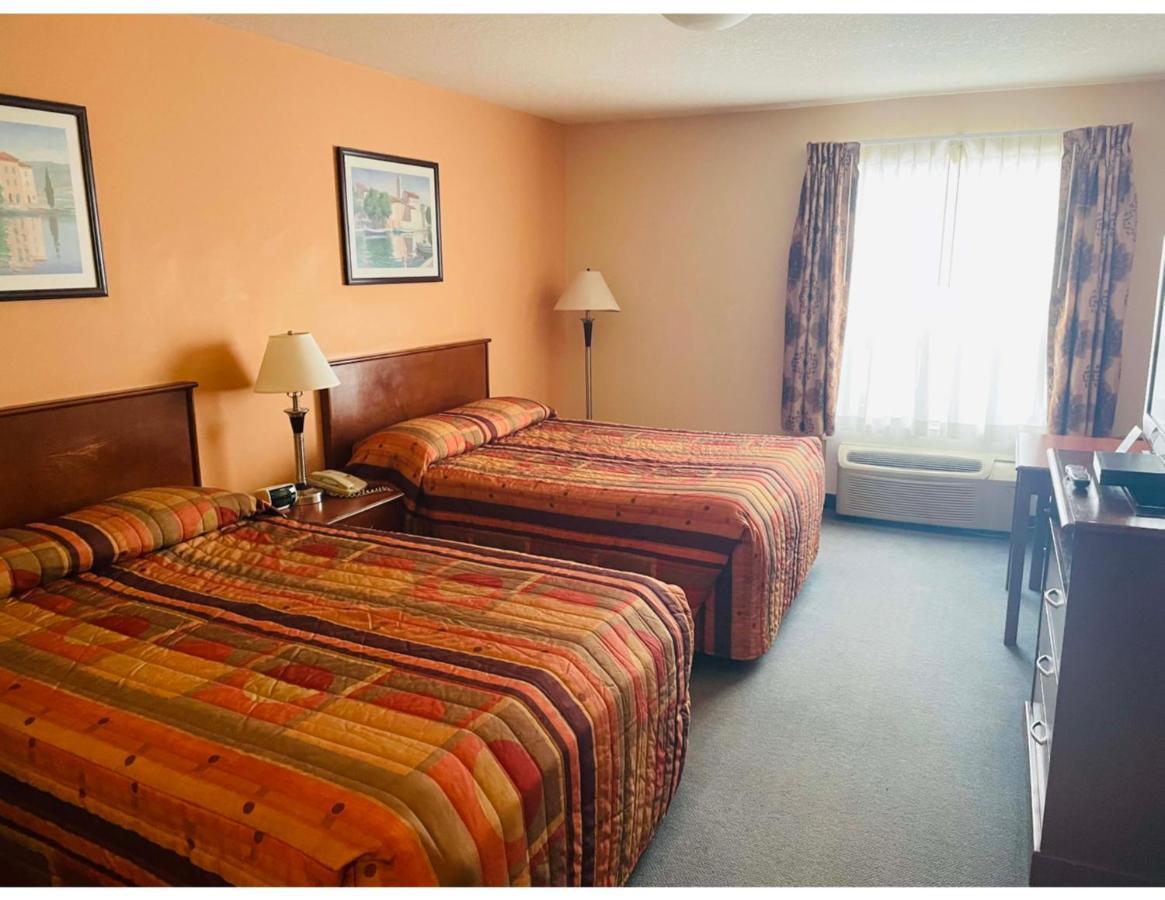 Aurora Park Inn & Suites Dawson Creek Εξωτερικό φωτογραφία