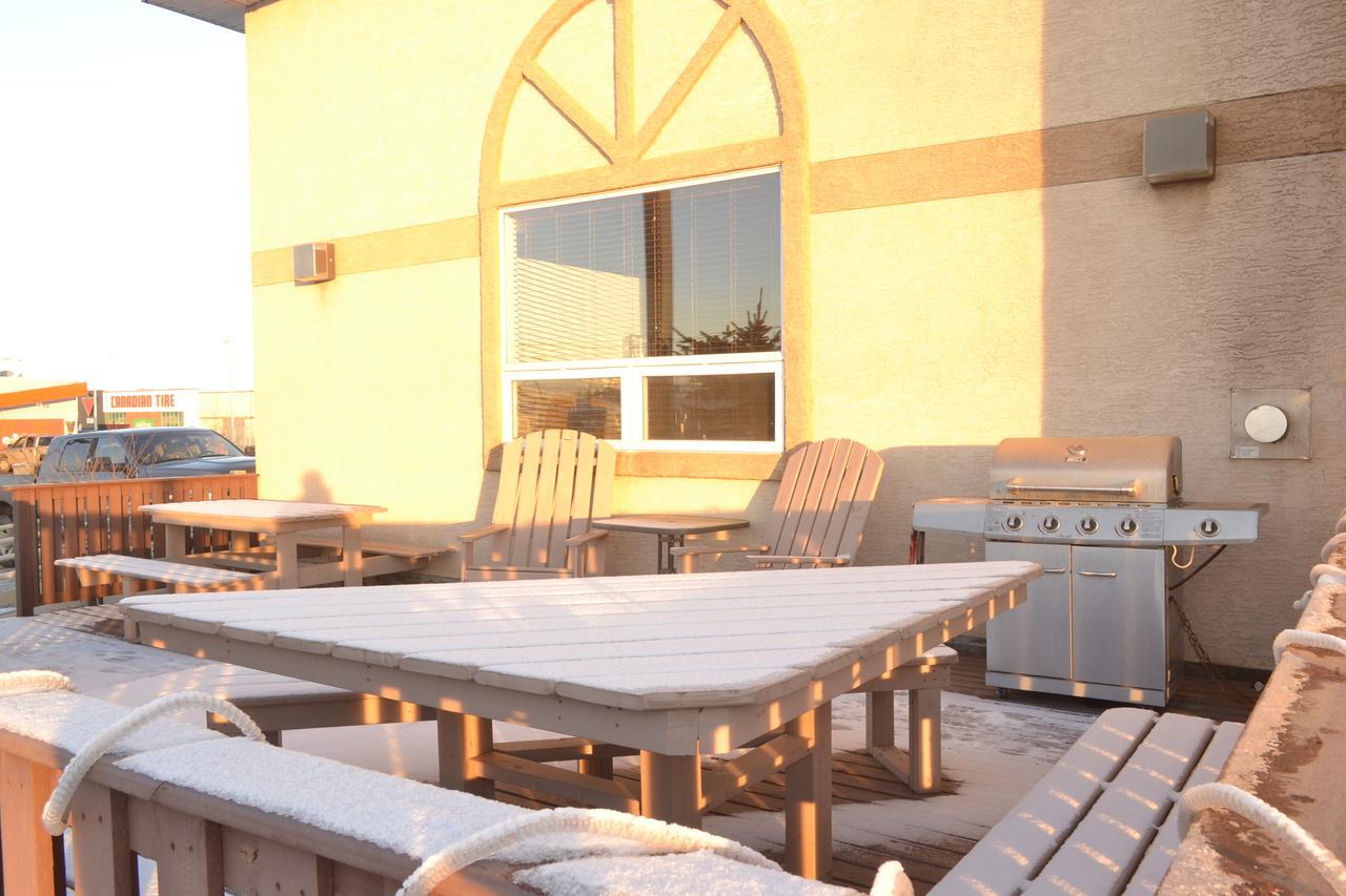 Aurora Park Inn & Suites Dawson Creek Εξωτερικό φωτογραφία