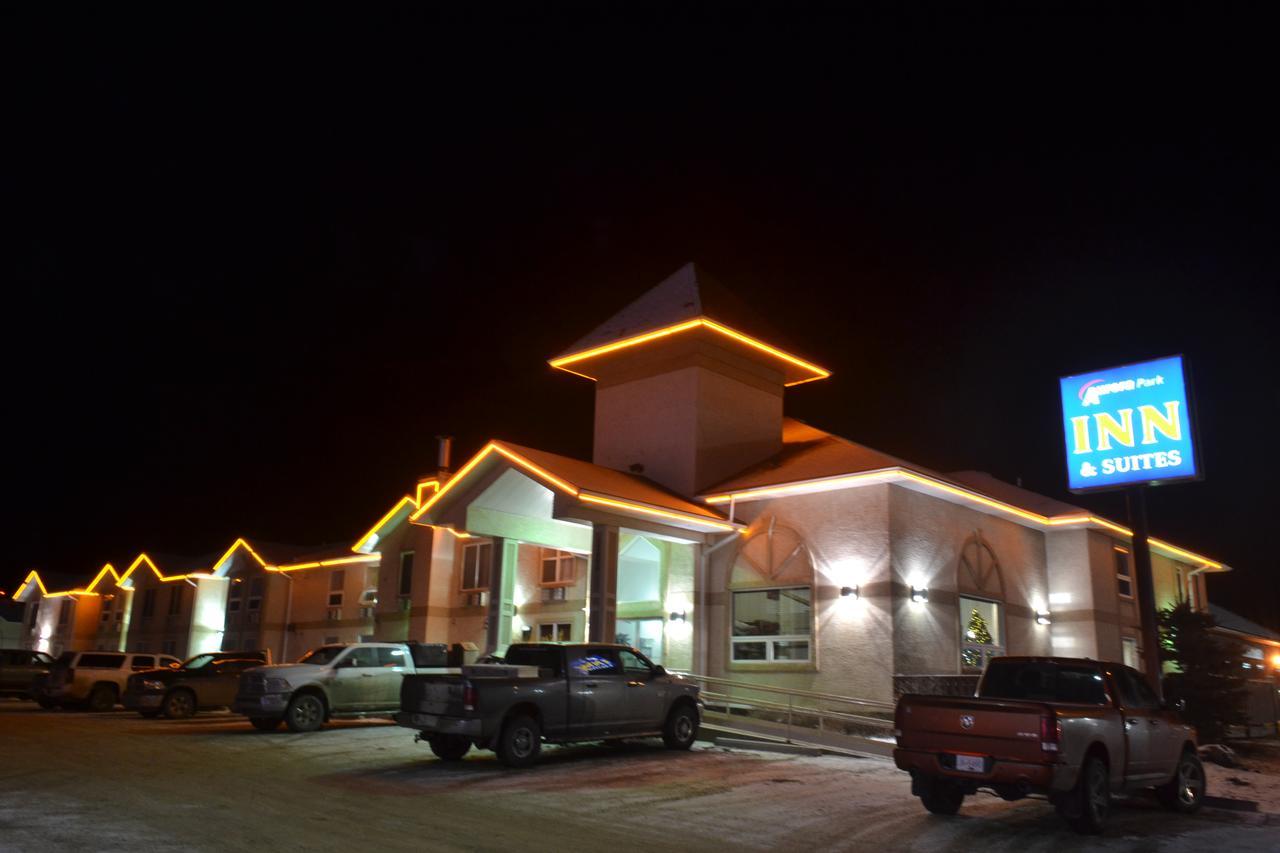 Aurora Park Inn & Suites Dawson Creek Εξωτερικό φωτογραφία